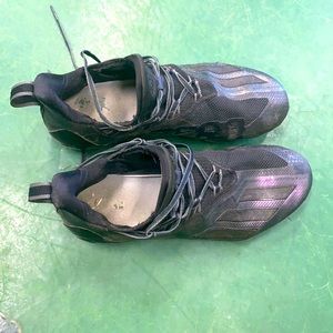 Adidas cleats size:9 1/2 worn only for a month